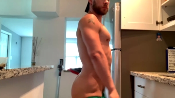 Mrsubie101  18-08-2021 video yummy